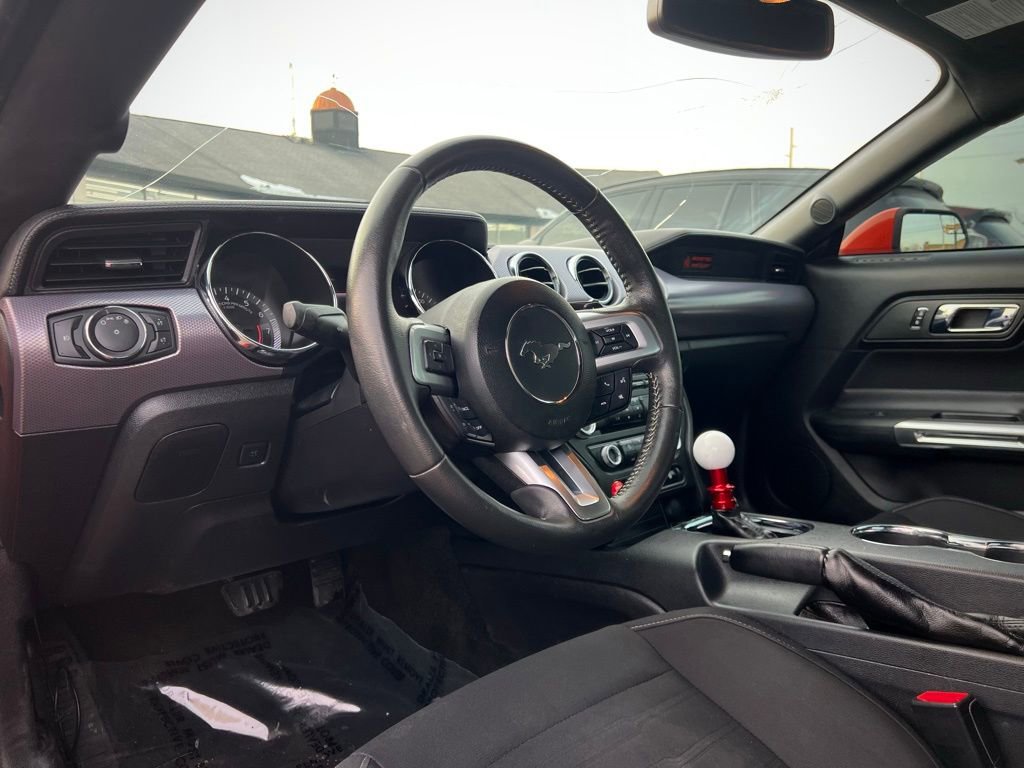 Used 2016 Ford Mustang Coupe image 2