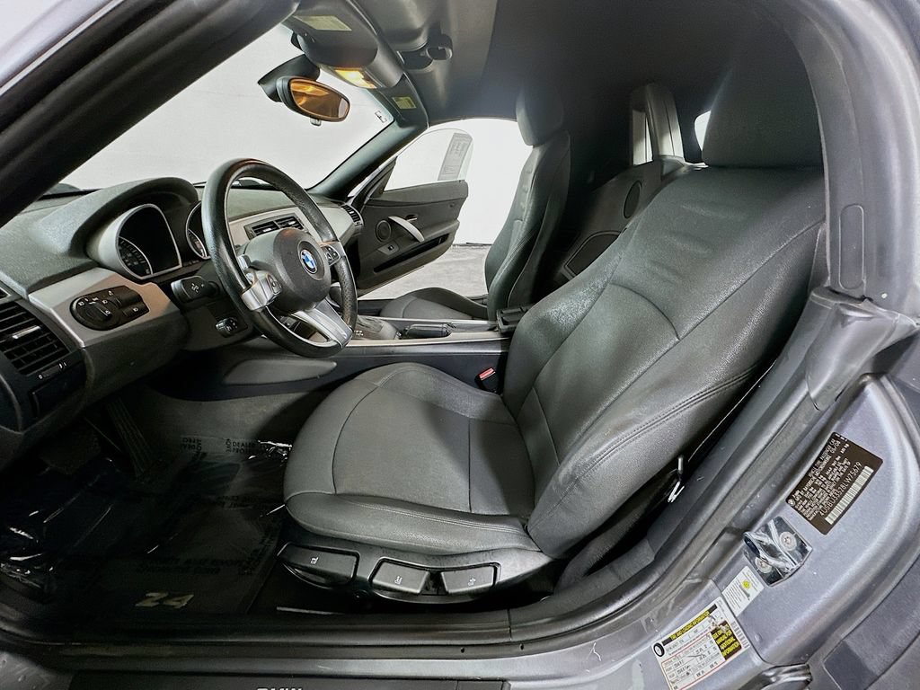 Used 2008 BMW Z4 3.0i RWD image 11