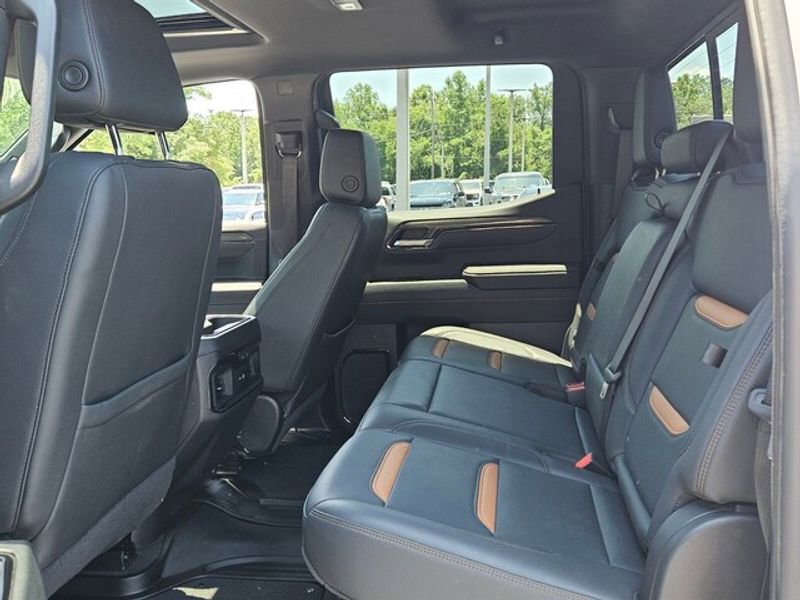 Used 2024 GMC Sierra 1500 AT4 w/ AT4 Preferred Package image 7