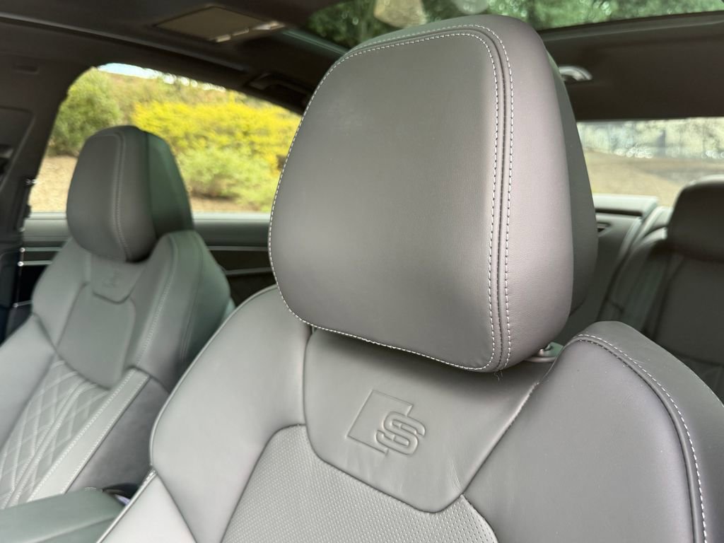 Used 2025 Audi S8 image 29