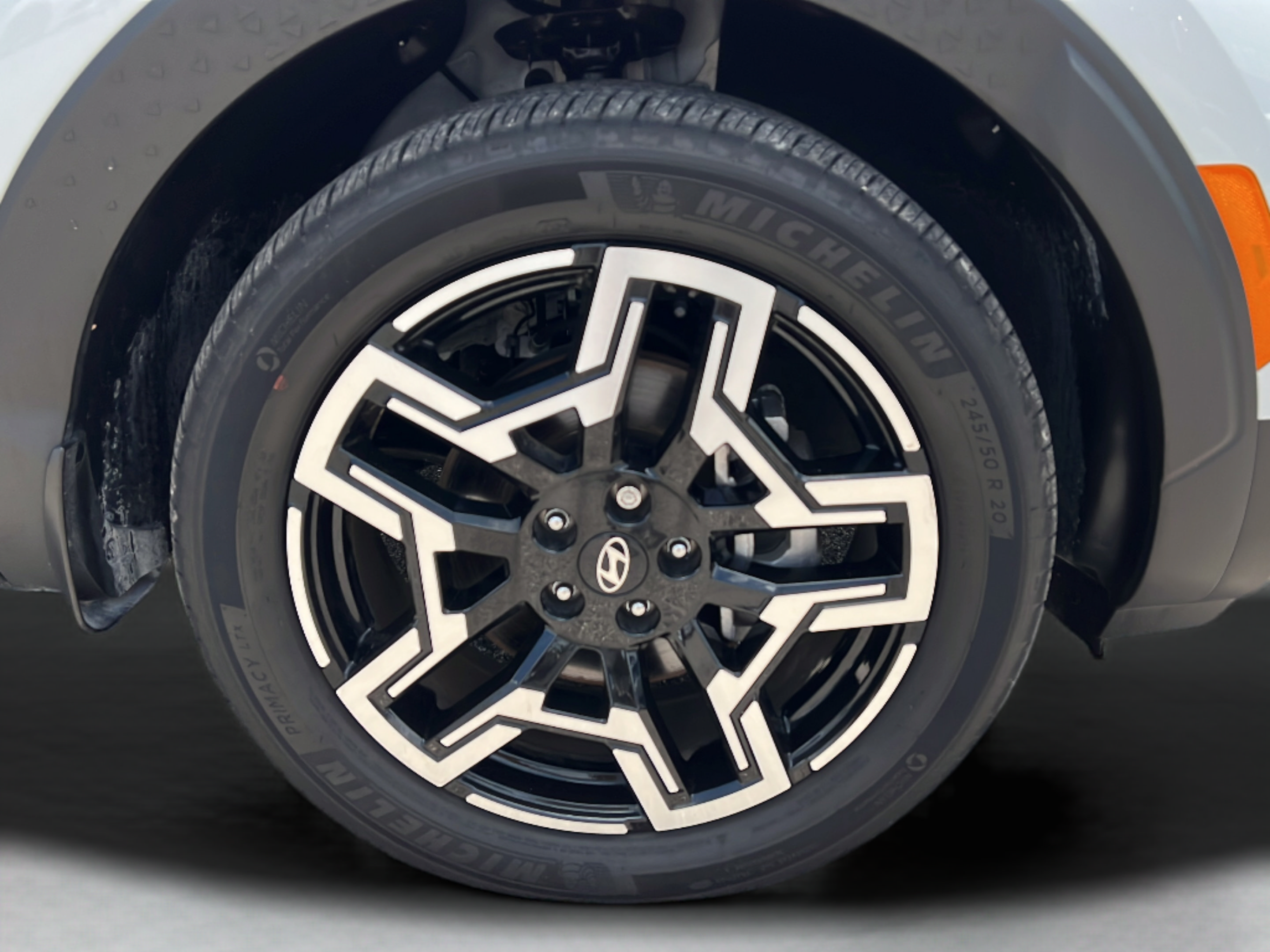 Certified 2025 Hyundai Santa Cruz Limited AWD/4WD image 28