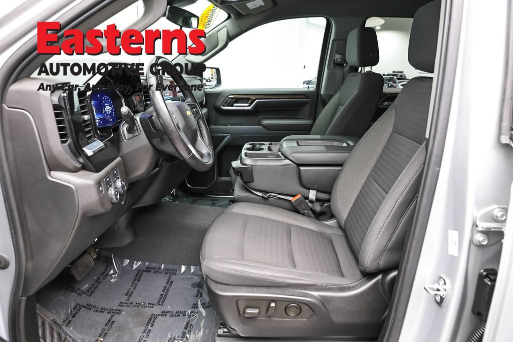 Used 2022 Chevrolet Silverado 1500 LT AWD/4WD image 14