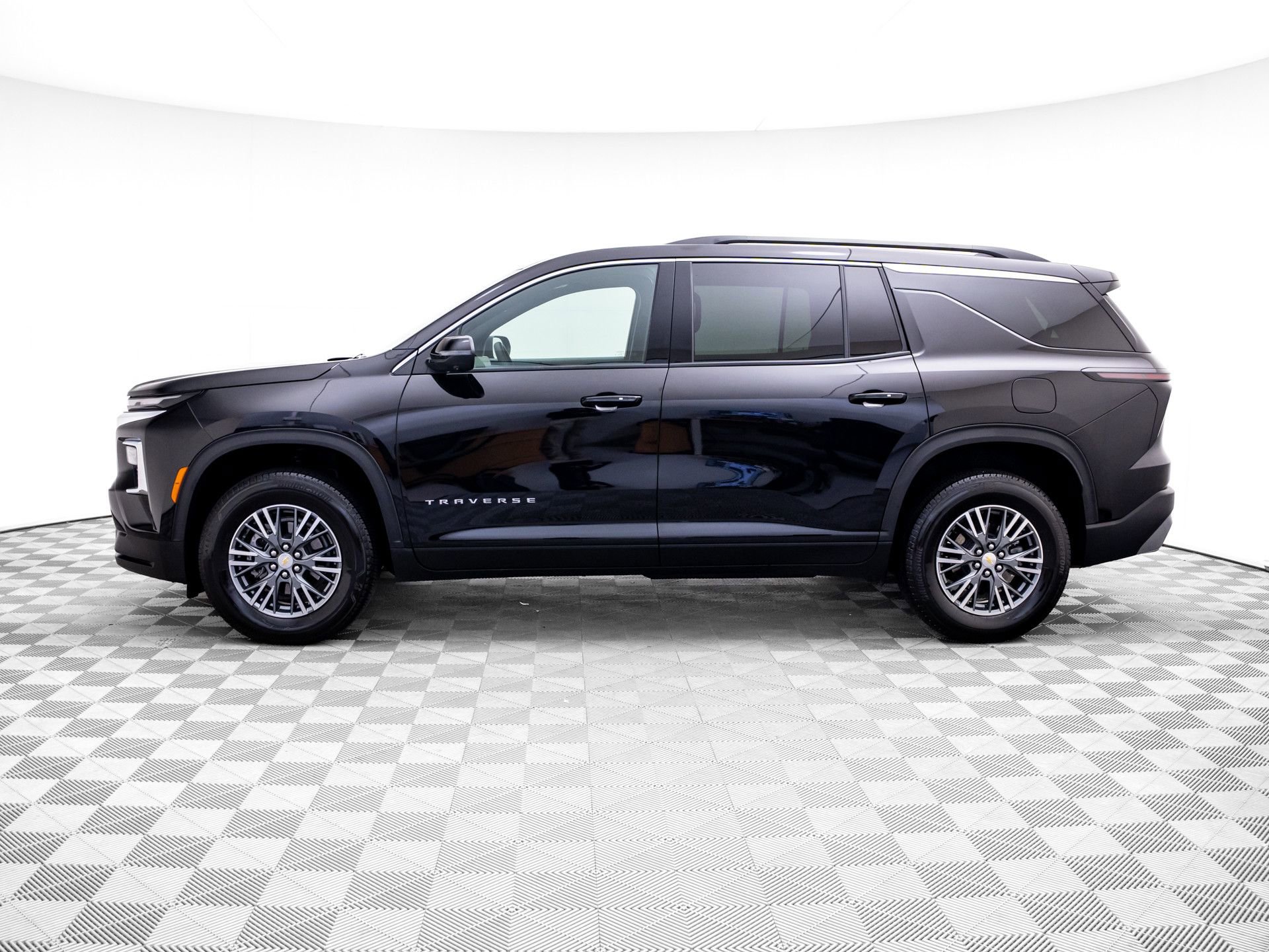 Used 2026 Chevrolet Traverse LT w/ Driver Confidence Package FWD video 2