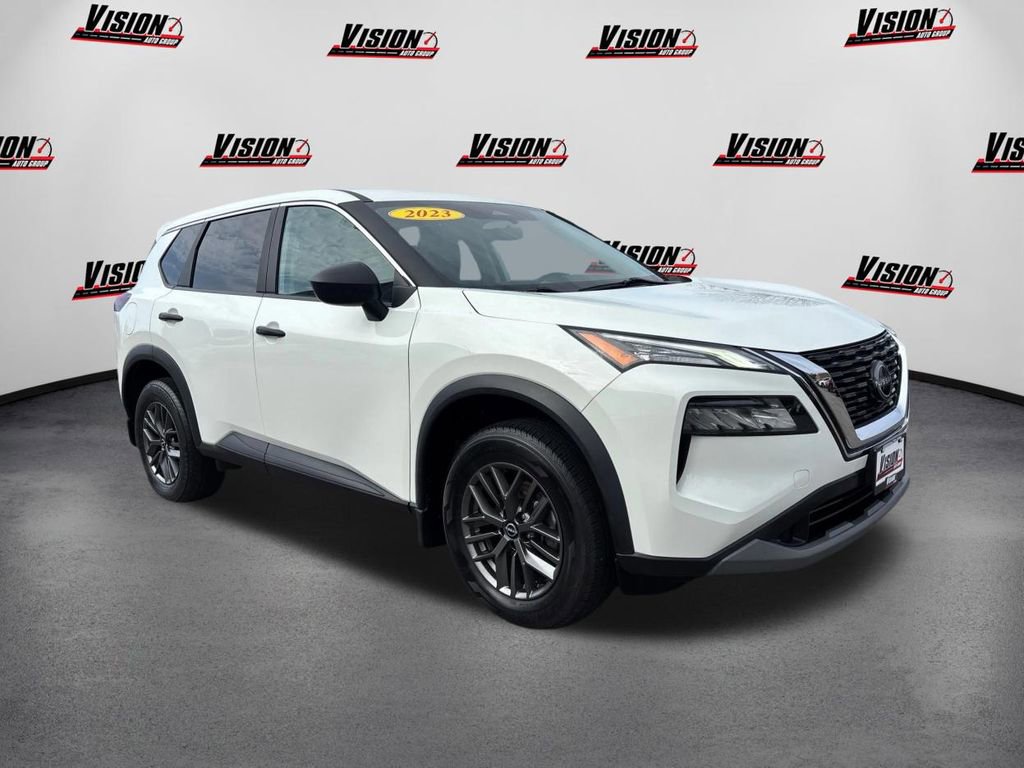 Used 2023 Nissan Rogue S AWD/4WD image 3