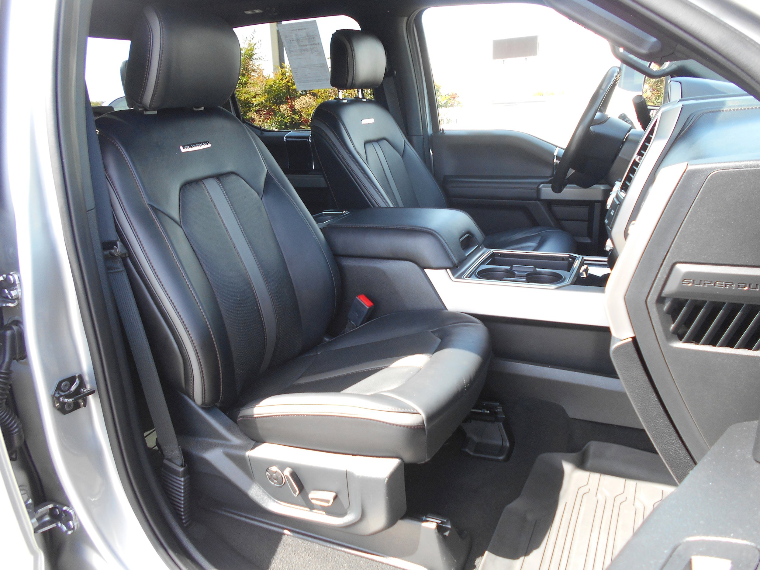 Used 2021 Ford F250 Platinum w/ FX4 Off-Road Package AWD/4WD image 8