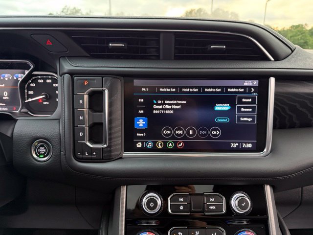 Used 2021 GMC Yukon XL Denali w/ Denali Premium Package AWD/4WD image 19