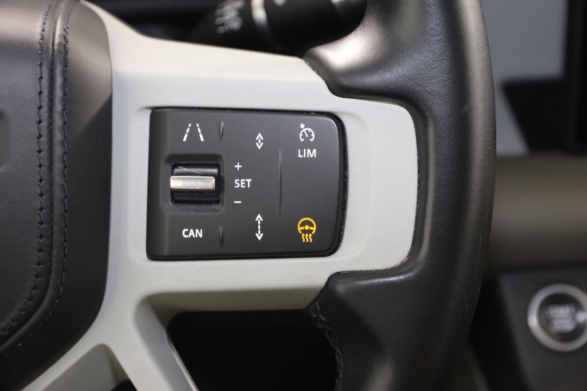 Used 2020 Land Rover Defender 110 SE AWD/4WD image 37