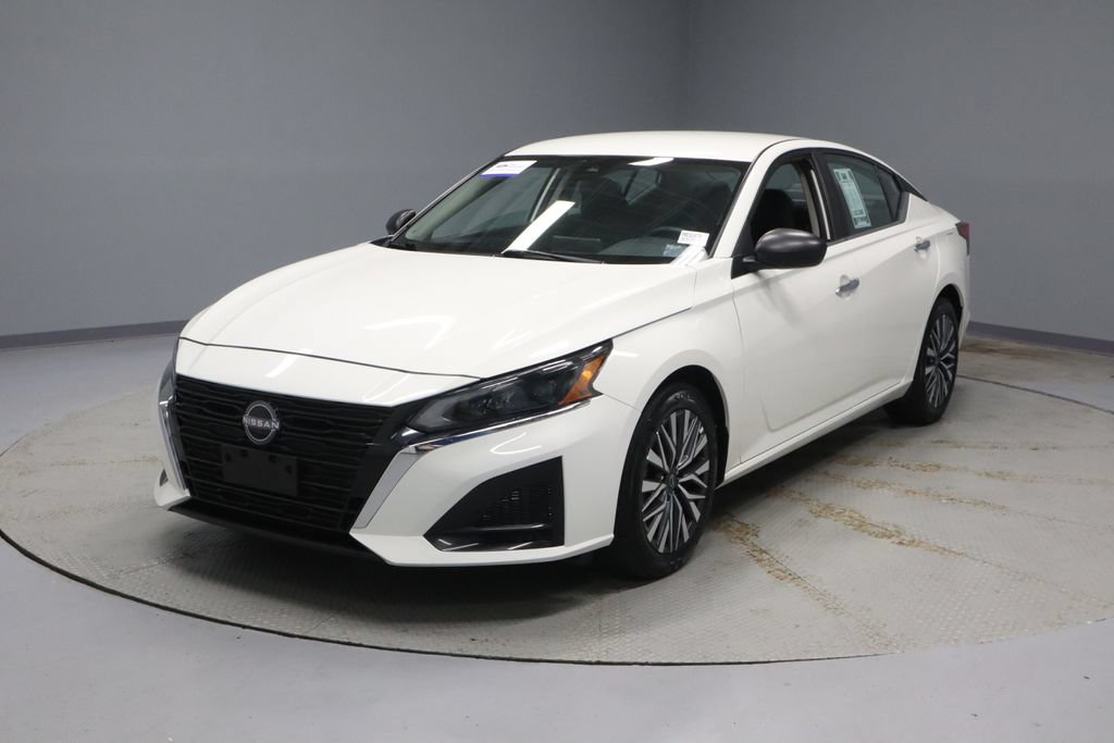 Certified 2025 Nissan Altima 2.5 SV FWD image 7