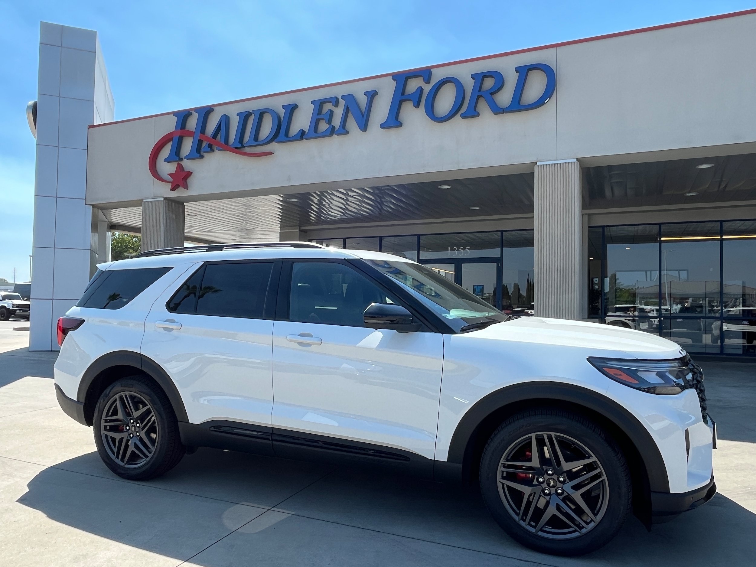 New 2026 Ford Explorer ST w/ Sun And Sound Package