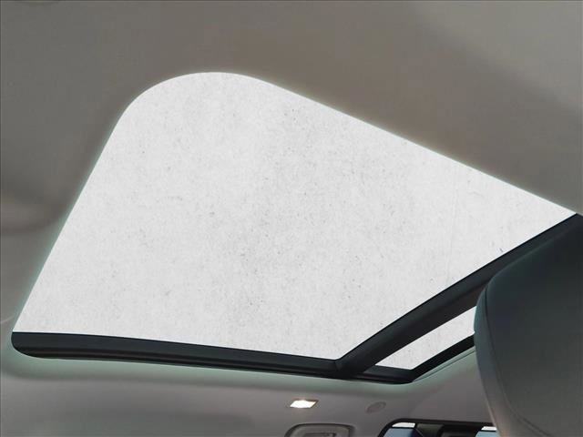 Used 2020 Land Rover Defender 110 S image 15