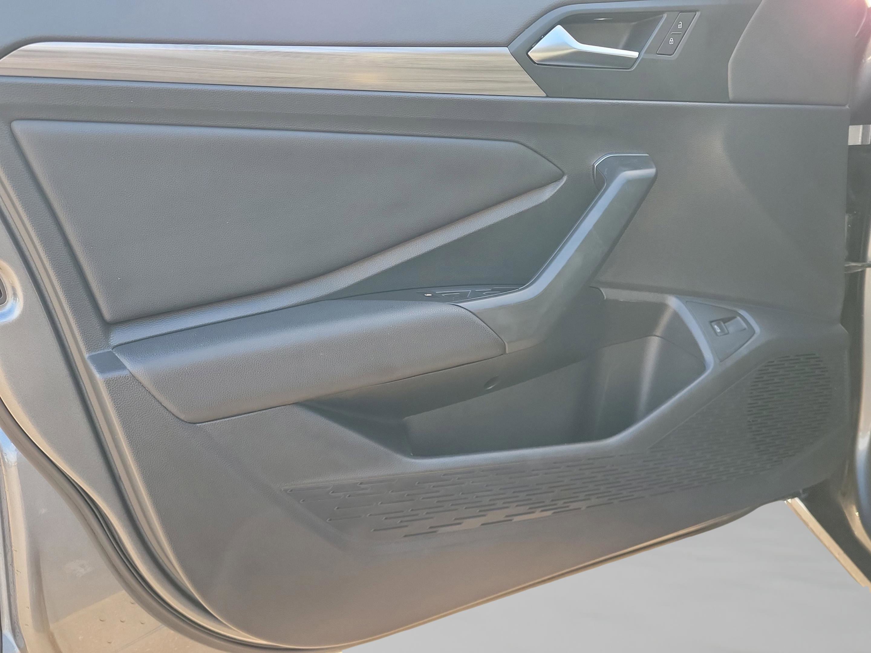 Used 2020 Volkswagen Jetta SEL image 29