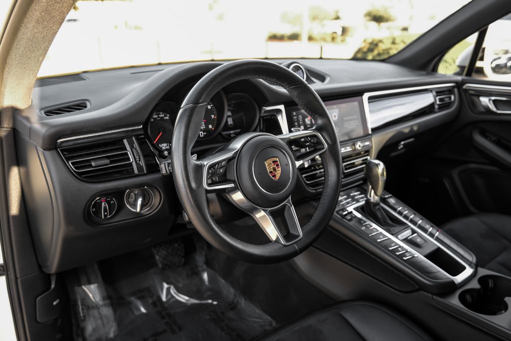 Used 2020 Porsche Macan image 13