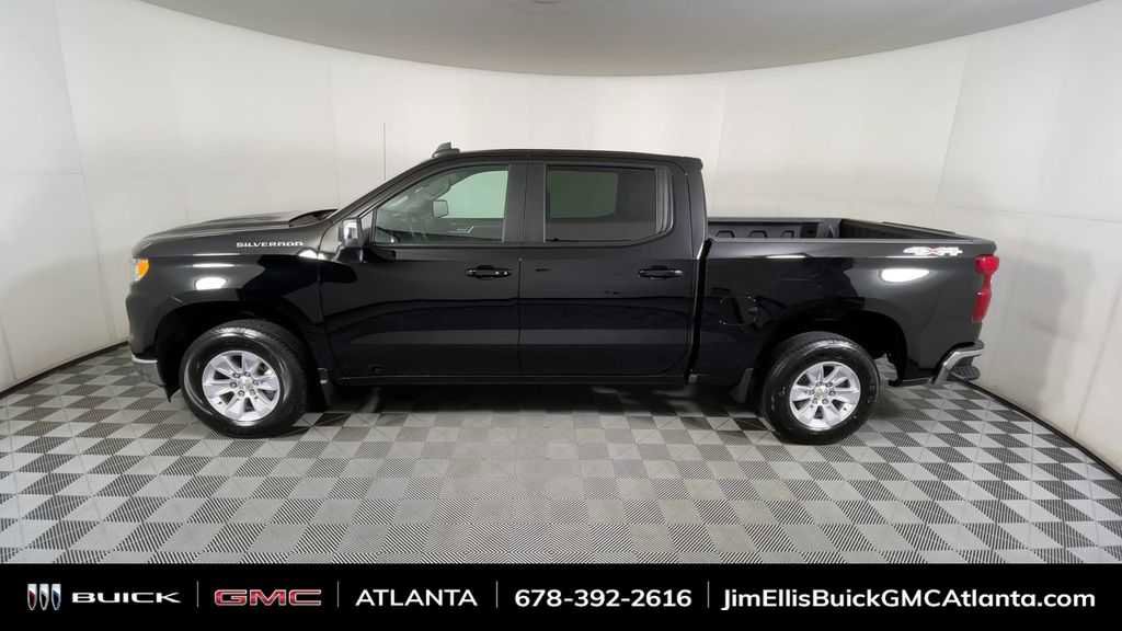 Used 2025 Chevrolet Silverado 1500 LT image 6