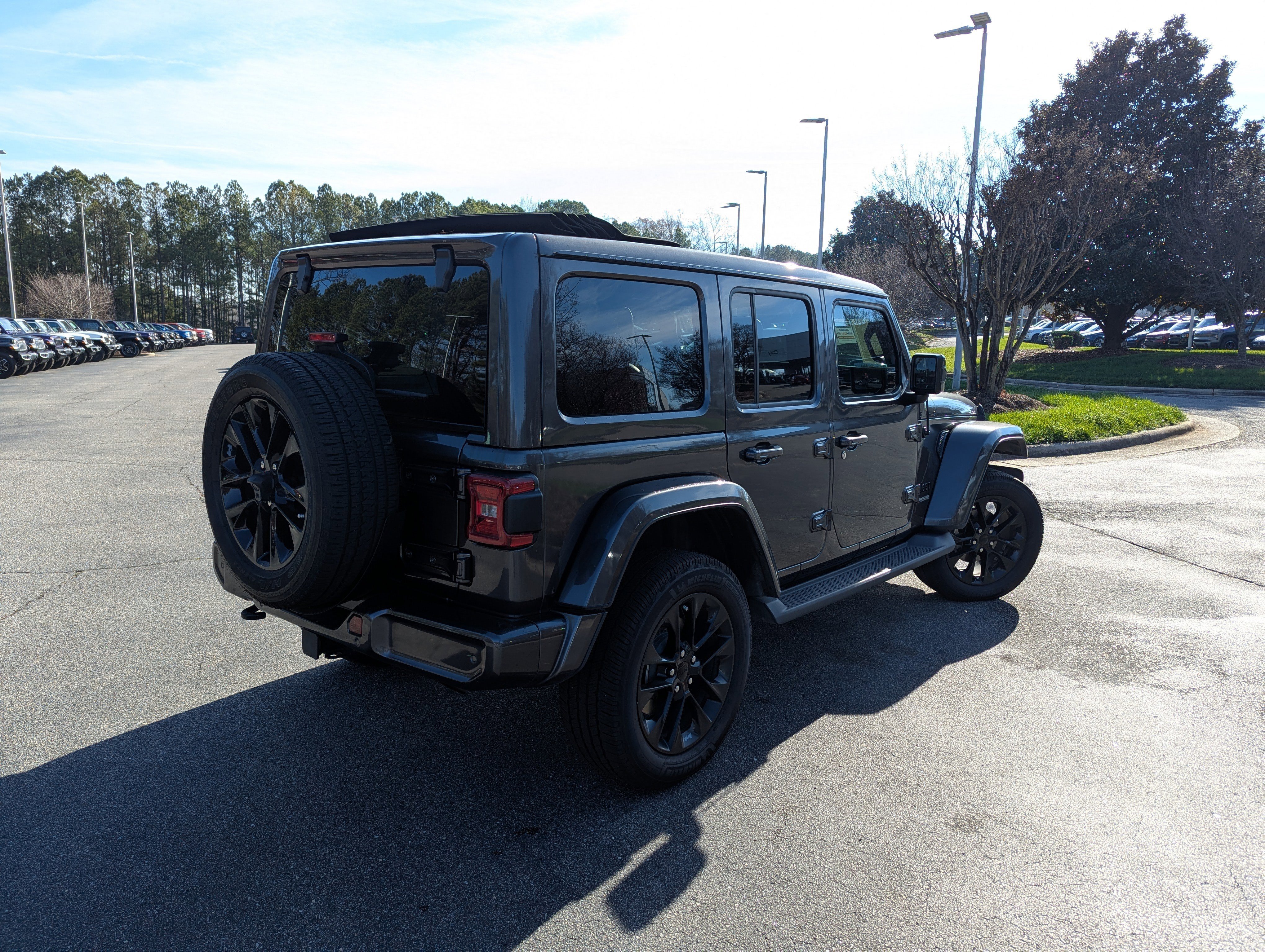 Used 2021 Jeep Wrangler Unlimited Sahara image 5
