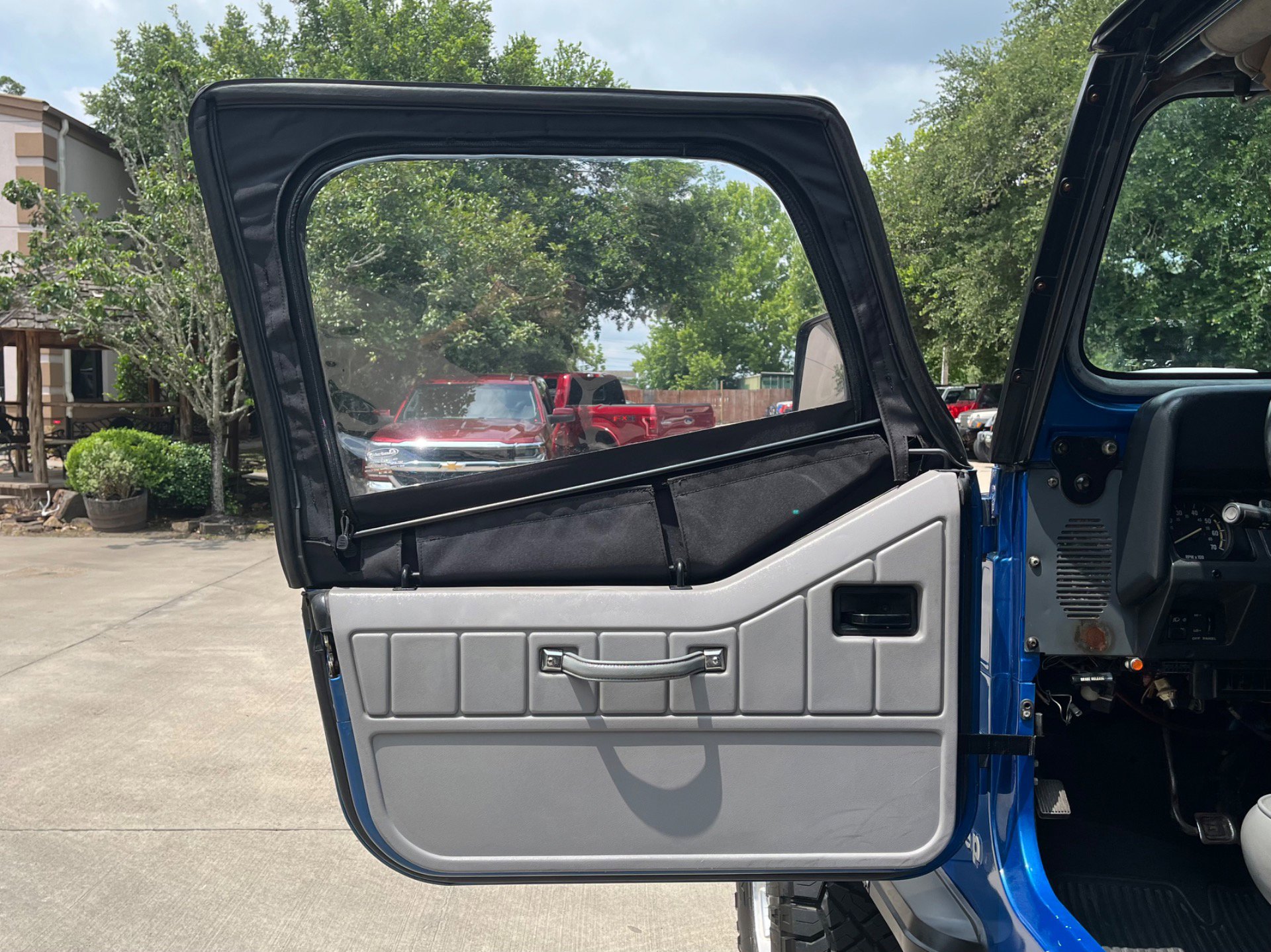 Used 1991 Jeep Wrangler Islander AWD/4WD image 22