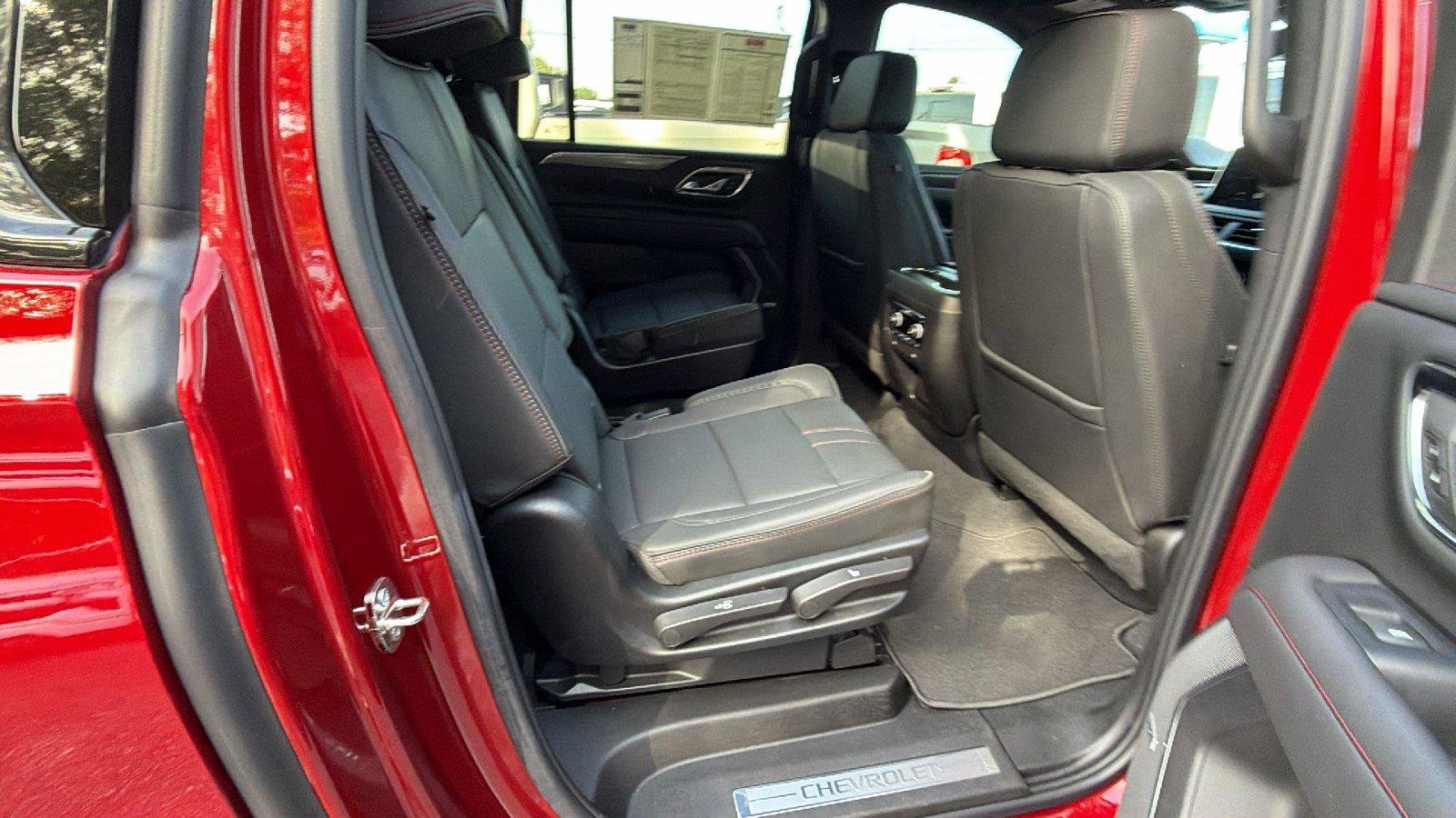Used 2023 Chevrolet Suburban RST w/ Luxury Package AWD/4WD image 22