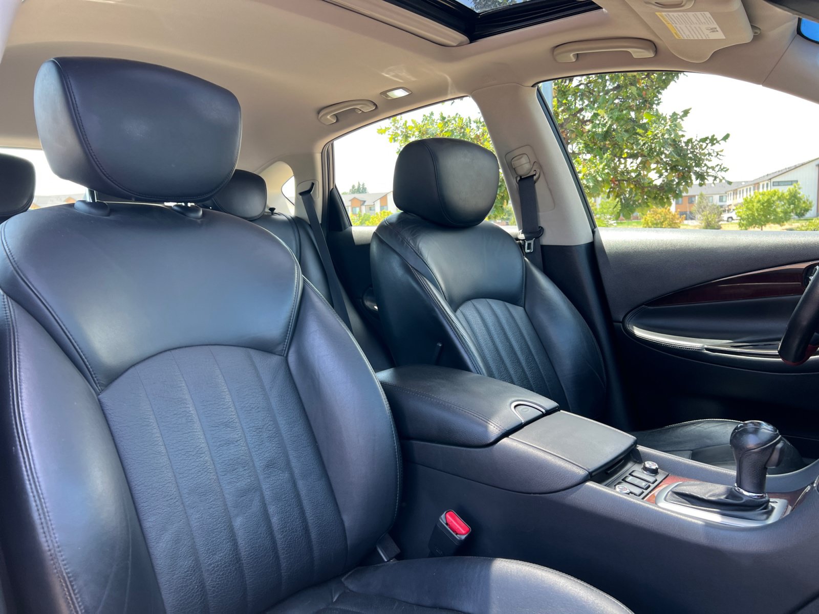 Used 2016 INFINITI QX50 AWD w/ Premium Plus Package image 19