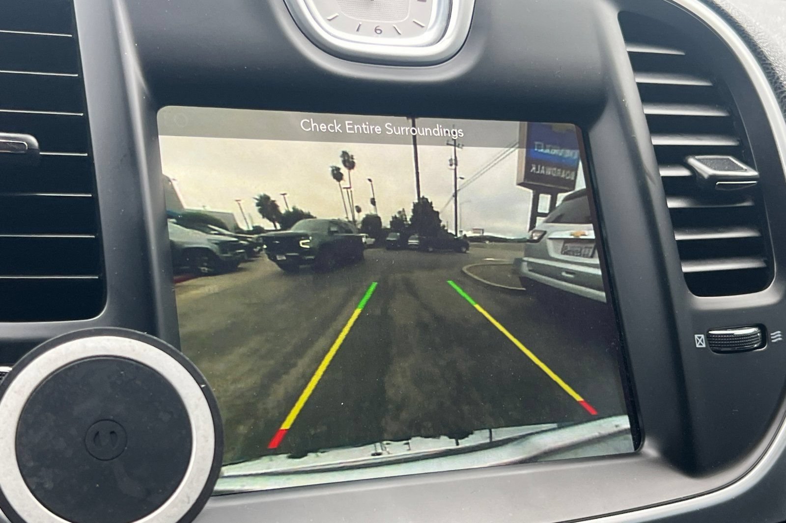 Used 2019 Chrysler 300 Touring RWD image 18