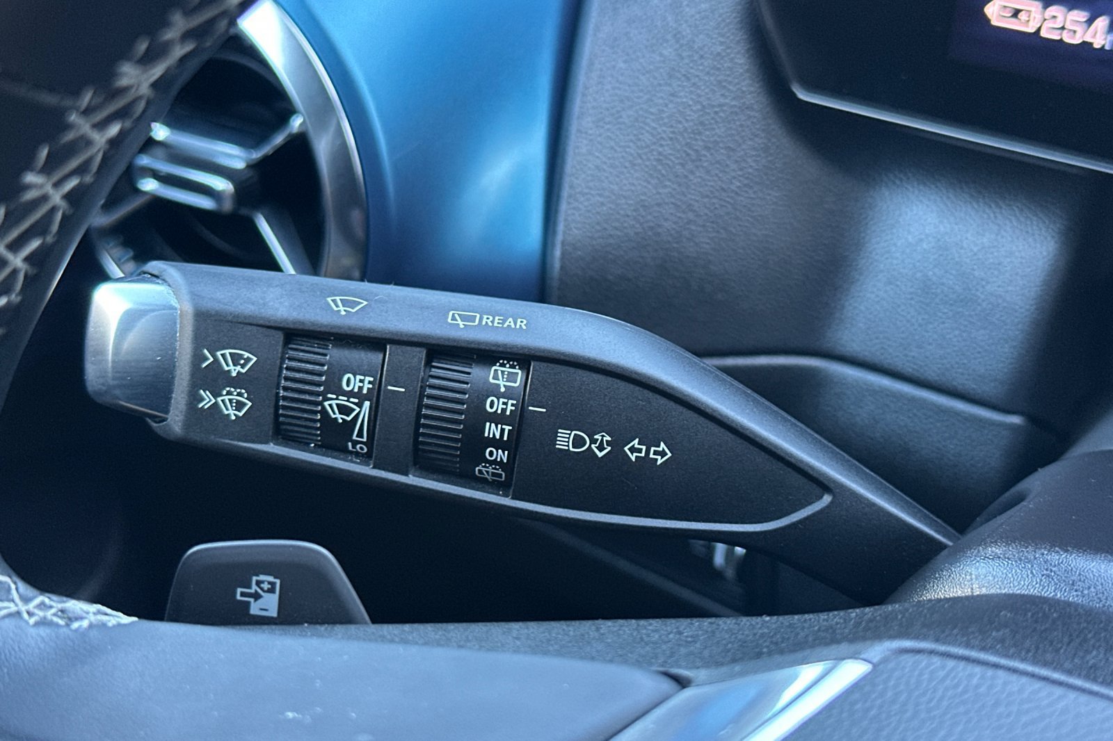 Used 2024 Chevrolet Equinox EV LT FWD image 36