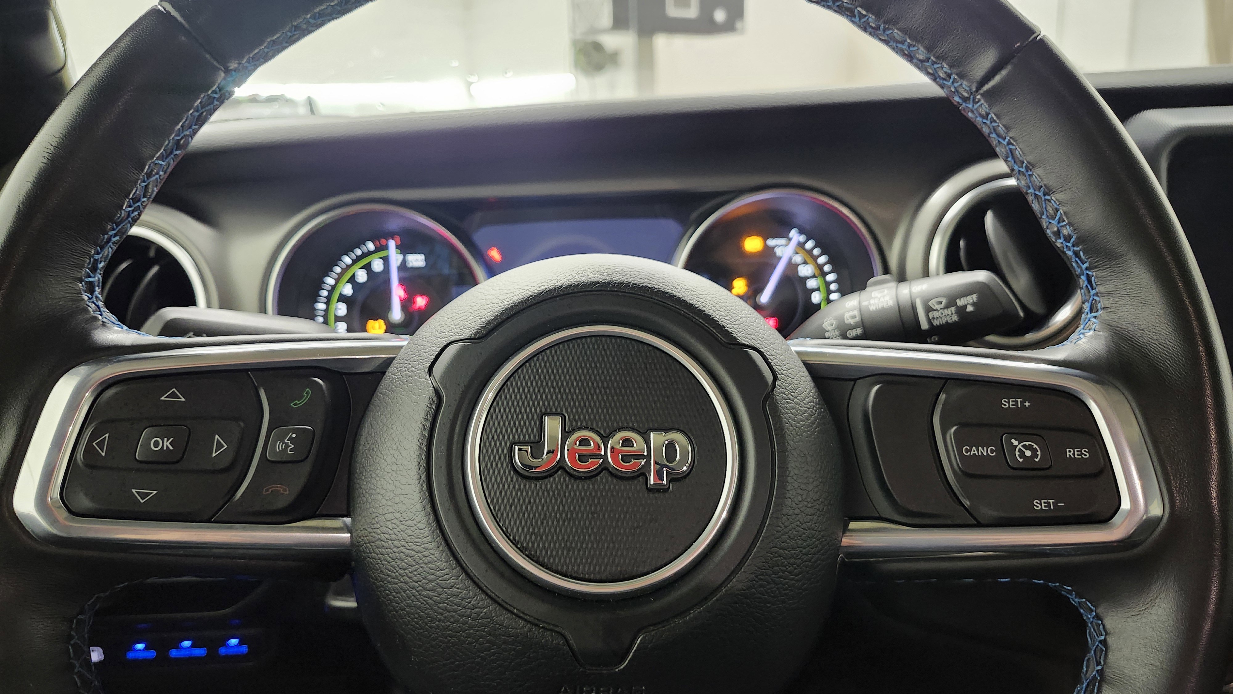 Used 2023 Jeep Wrangler Unlimited Rubicon 4xe w/ Steel Bumper Group image 29