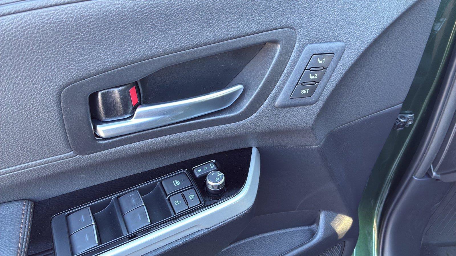 New 2026 Toyota Sienna Platinum AWD/4WD image 24
