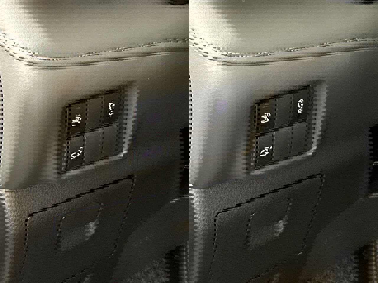 Used 2023 Toyota Highlander XLE image 13