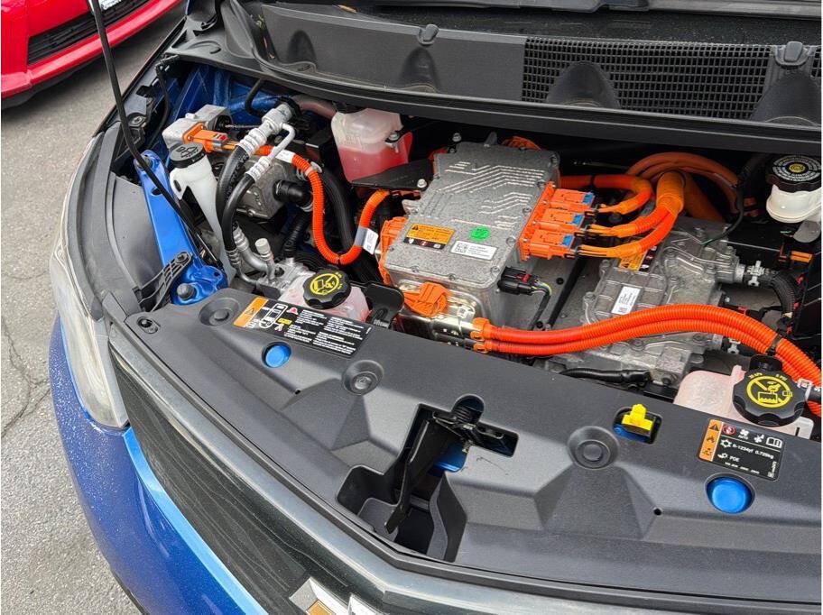 Used 2017 Chevrolet Bolt Premier w/ Driver Confidence II Package FWD image 27
