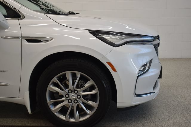 Used 2024 Buick Enclave Avenir w/ Avenir Technology Package AWD/4WD image 13