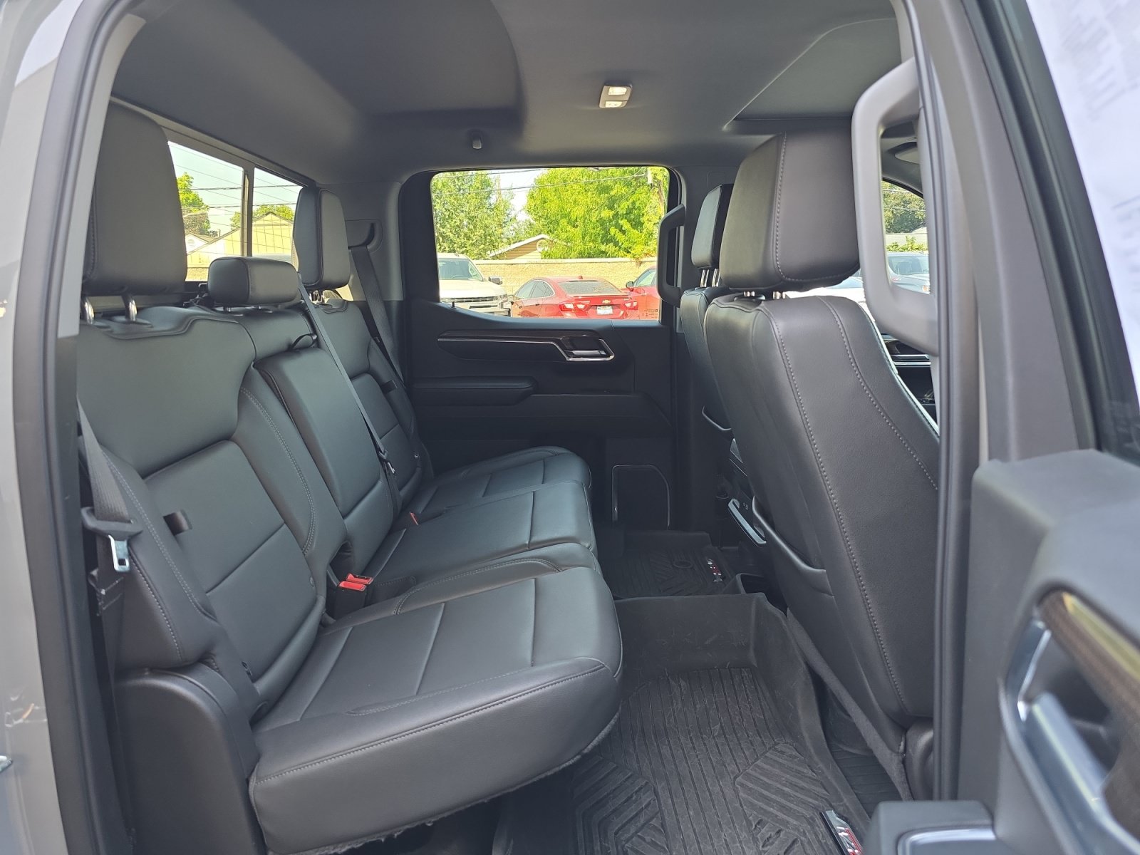 Used 2024 Chevrolet Silverado 1500 LT Trail Boss w/ LT Trail Boss Premium Package AWD/4WD image 27