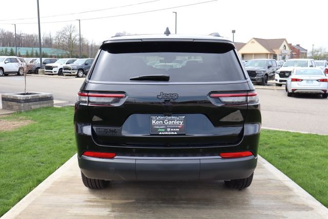 New 2026 Jeep Grand Cherokee L Limited w/ Limited Altitude Package AWD/4WD image 30
