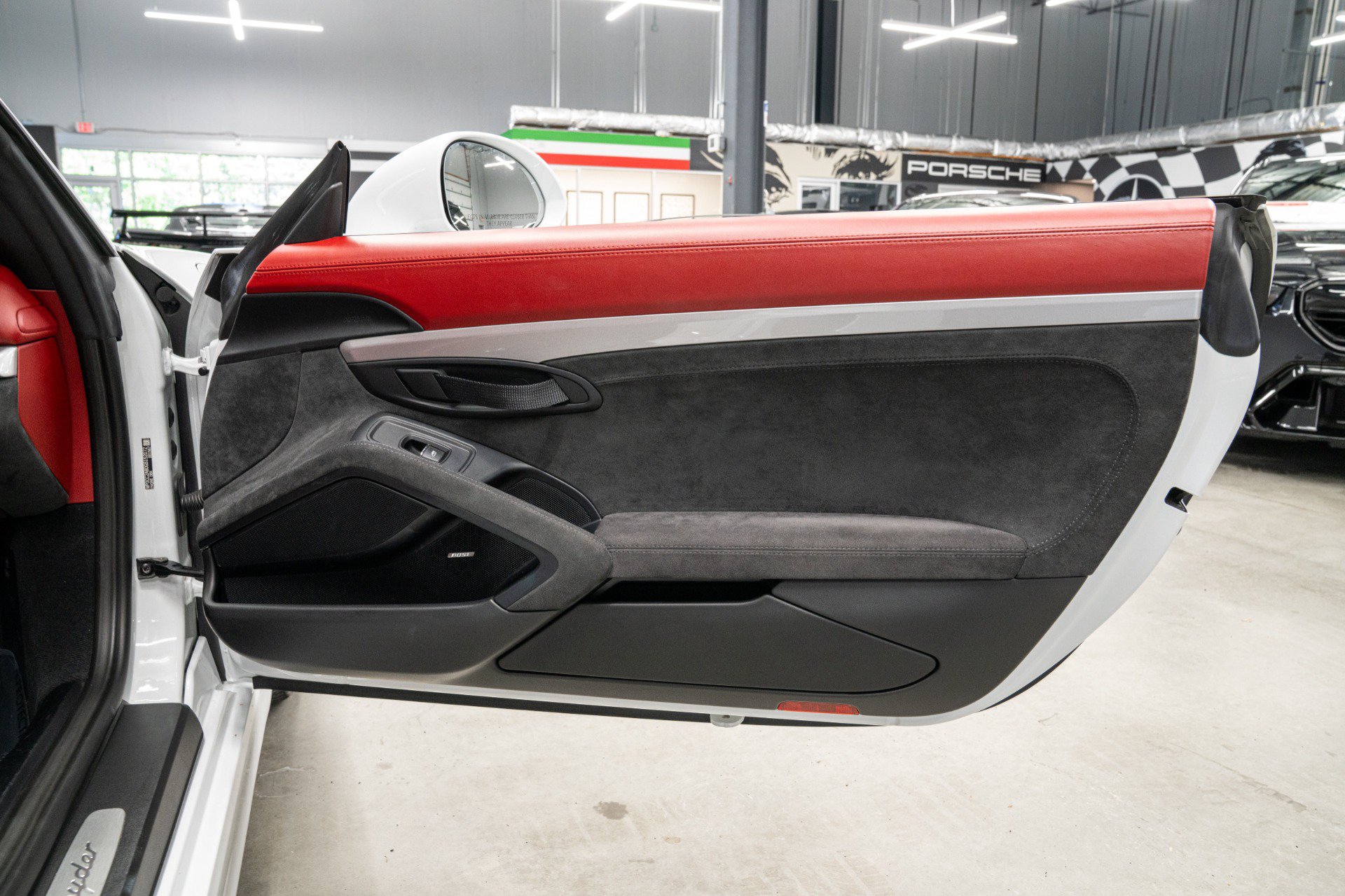 Used 2016 Porsche Boxster Spyder RWD image 39
