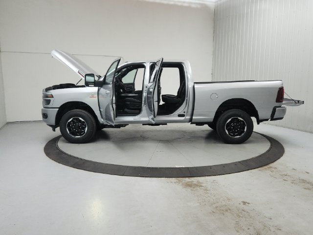 New 2026 RAM 2500 Laramie AWD/4WD image 13