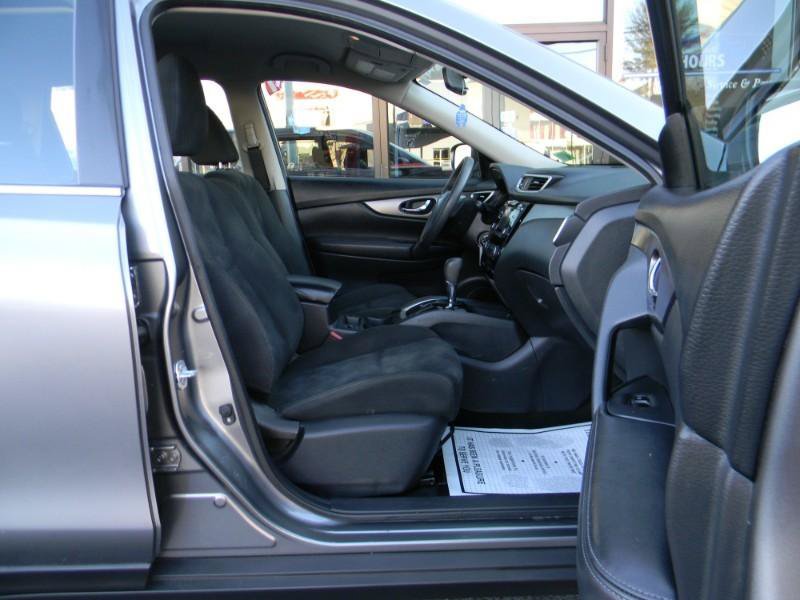 Used 2016 Nissan Rogue S AWD/4WD image 15