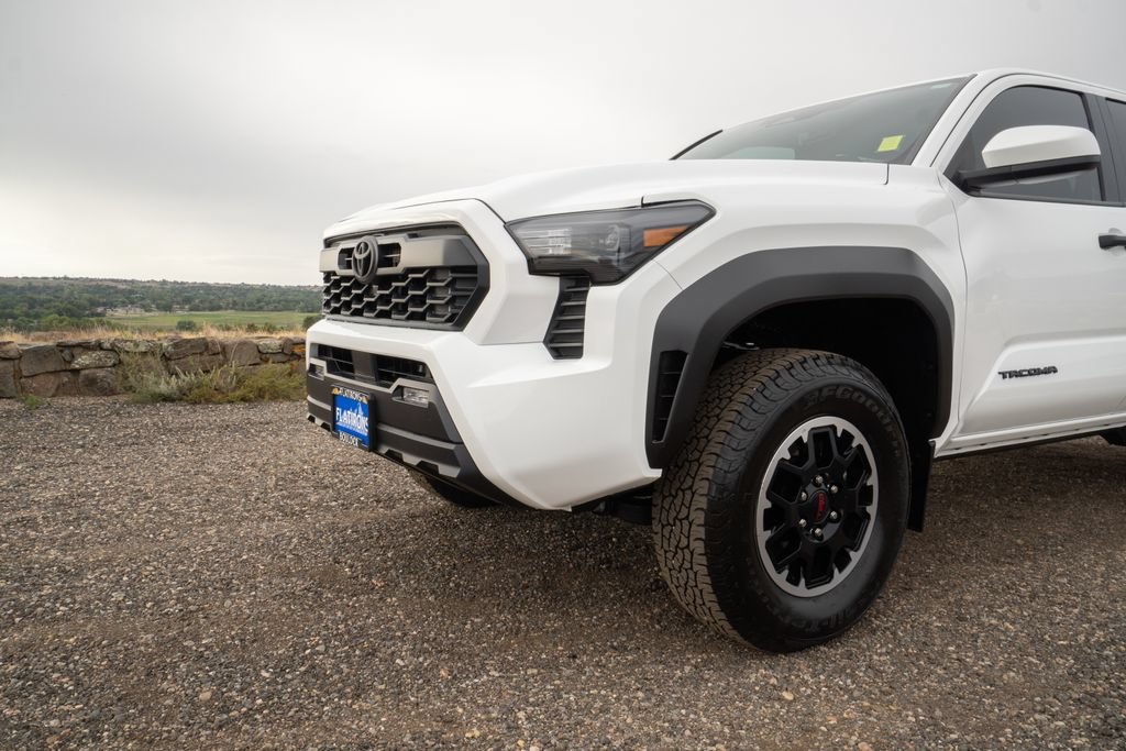 Used 2025 Toyota Tacoma TRD Off-Road AWD/4WD image 9