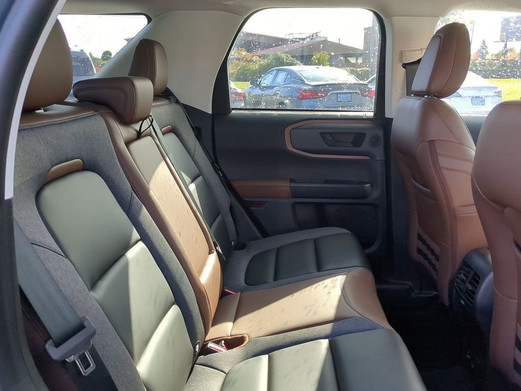 Used 2024 Ford Bronco Sport Outer Banks w/ Tech Package AWD/4WD image 28
