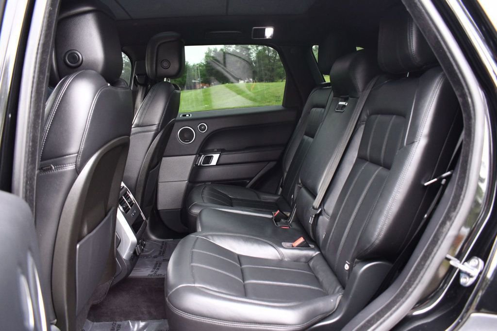 Used 2020 Land Rover Range Rover Sport SE image 22