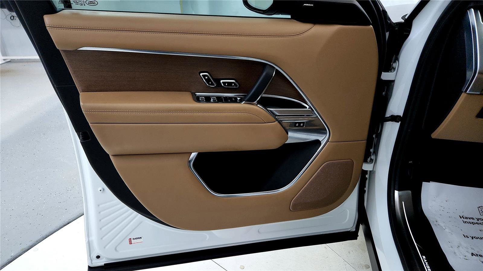 Used 2023 Land Rover Range Rover SE image 21