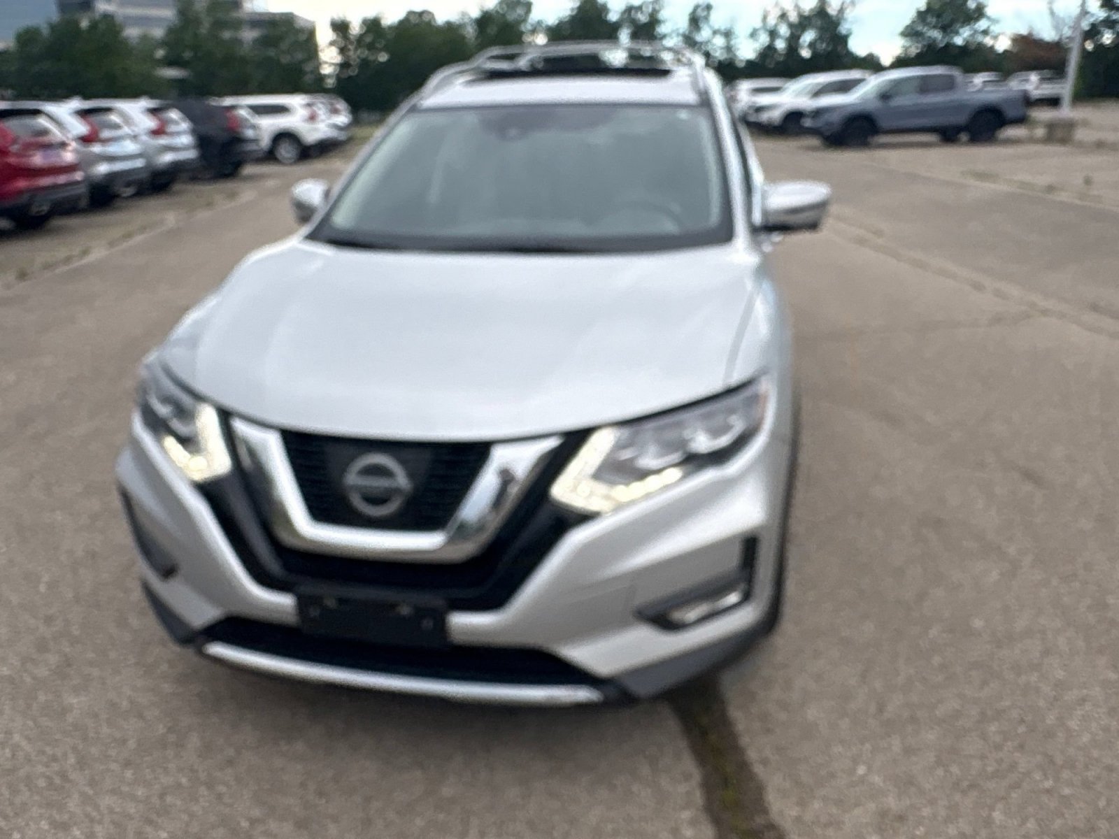 Used 2017 Nissan Rogue SL w/ SL Premium Package AWD/4WD image 14