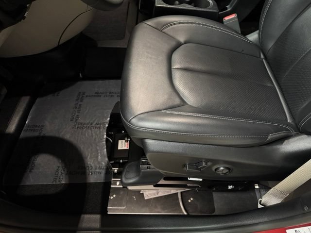 Used 2024 Chrysler Pacifica Touring-L FWD image 37