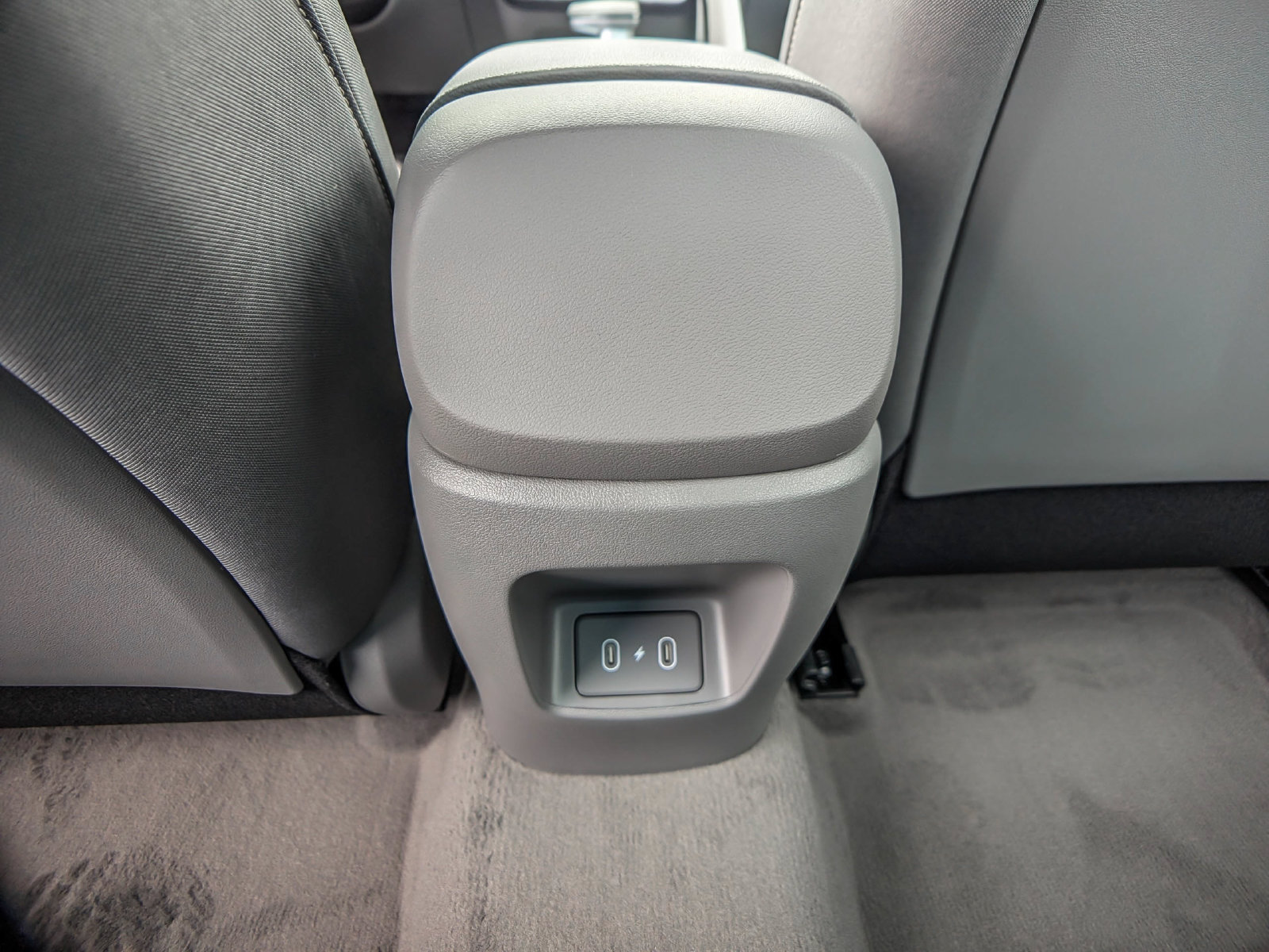 Used 2025 Hyundai Elantra SEL FWD image 17