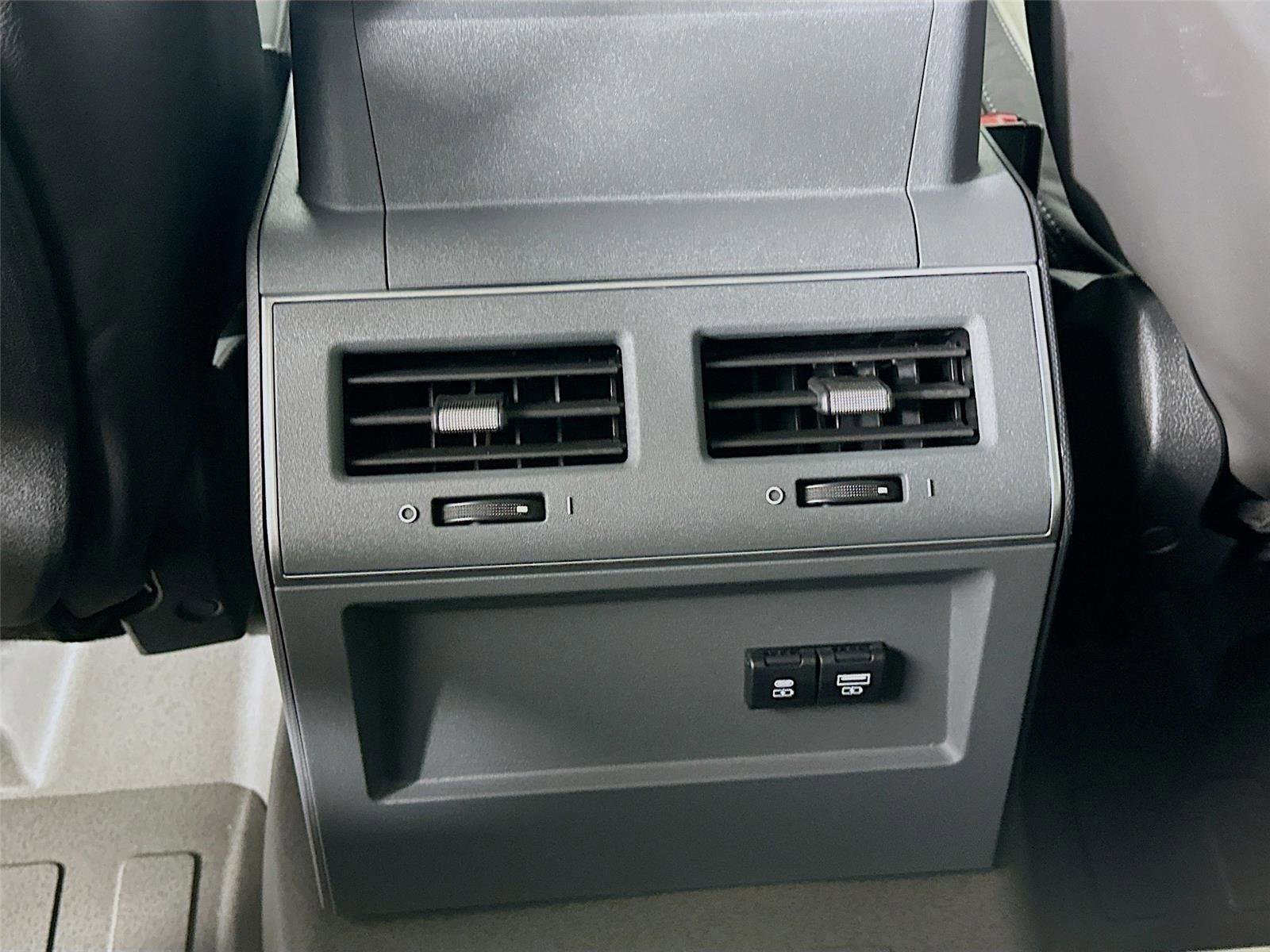 New 2025 INEOS Grenadier Fieldmaster Edition image 38