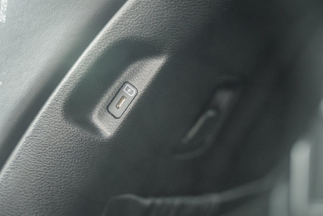 Used 2025 Kia Telluride S AWD/4WD image 42