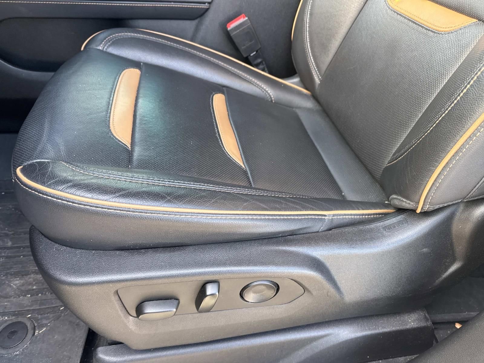 Used 2022 GMC Yukon AT4 image 17