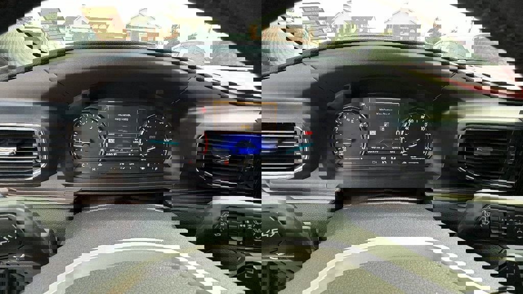 Used 2020 Ford Explorer Limited w/ Class III Trailer Tow Package image 29