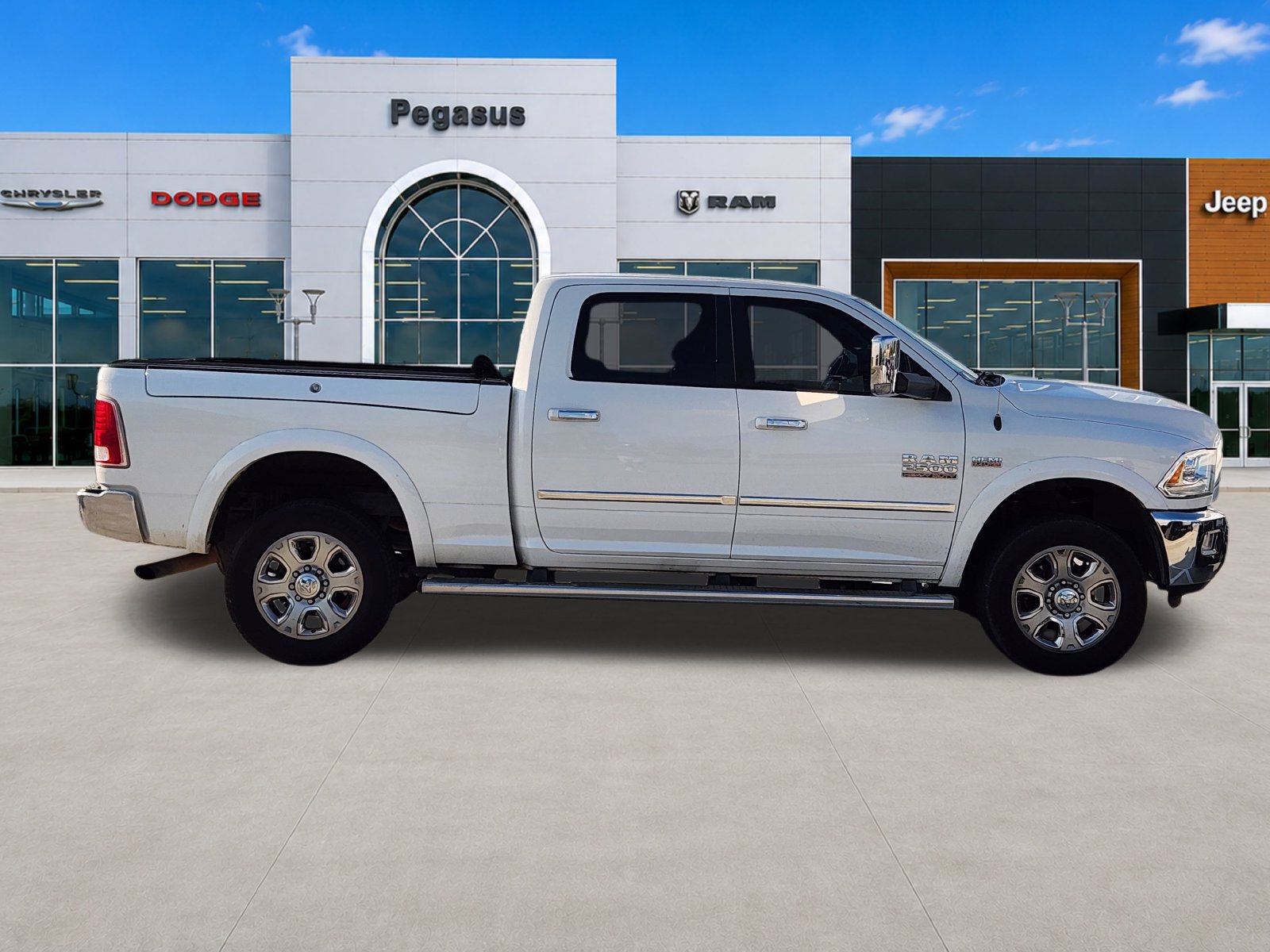 Used 2015 RAM 2500 Limited AWD/4WD image 7