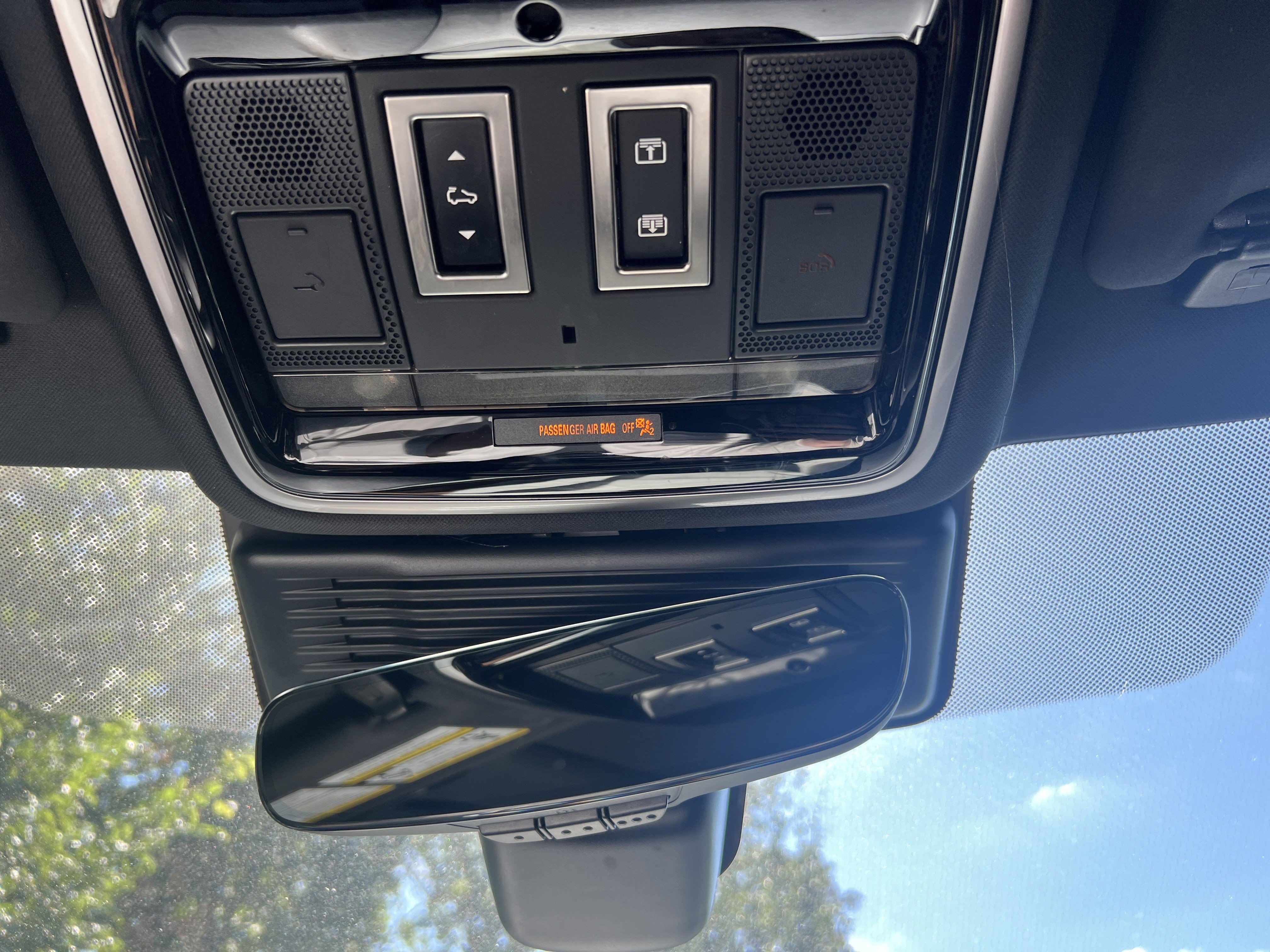 Certified 2024 Land Rover Range Rover Velar Dynamic SE image 22