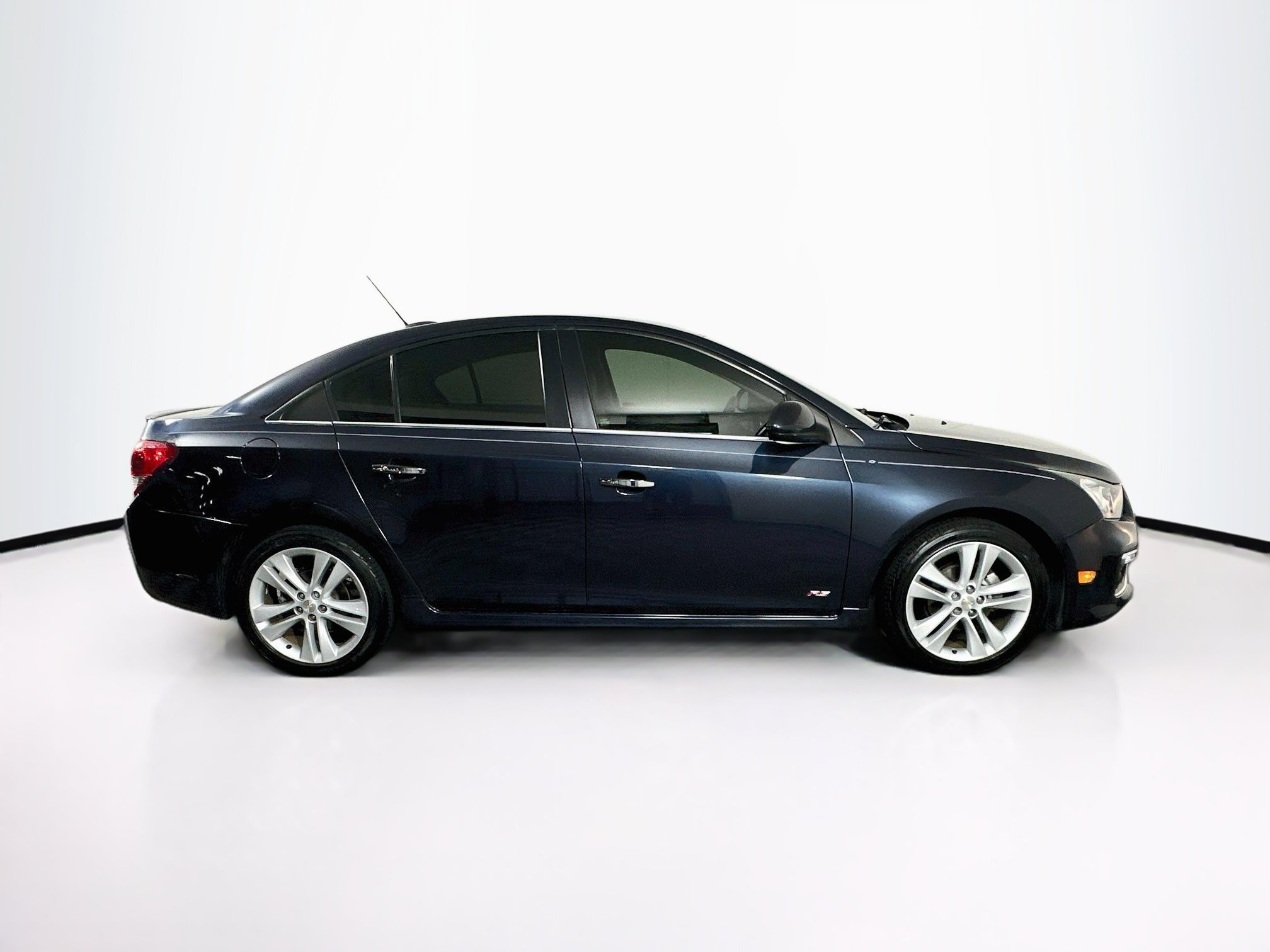 Used 2016 Chevrolet Cruze LTZ w/ Enhanced Safety Package FWD image 10