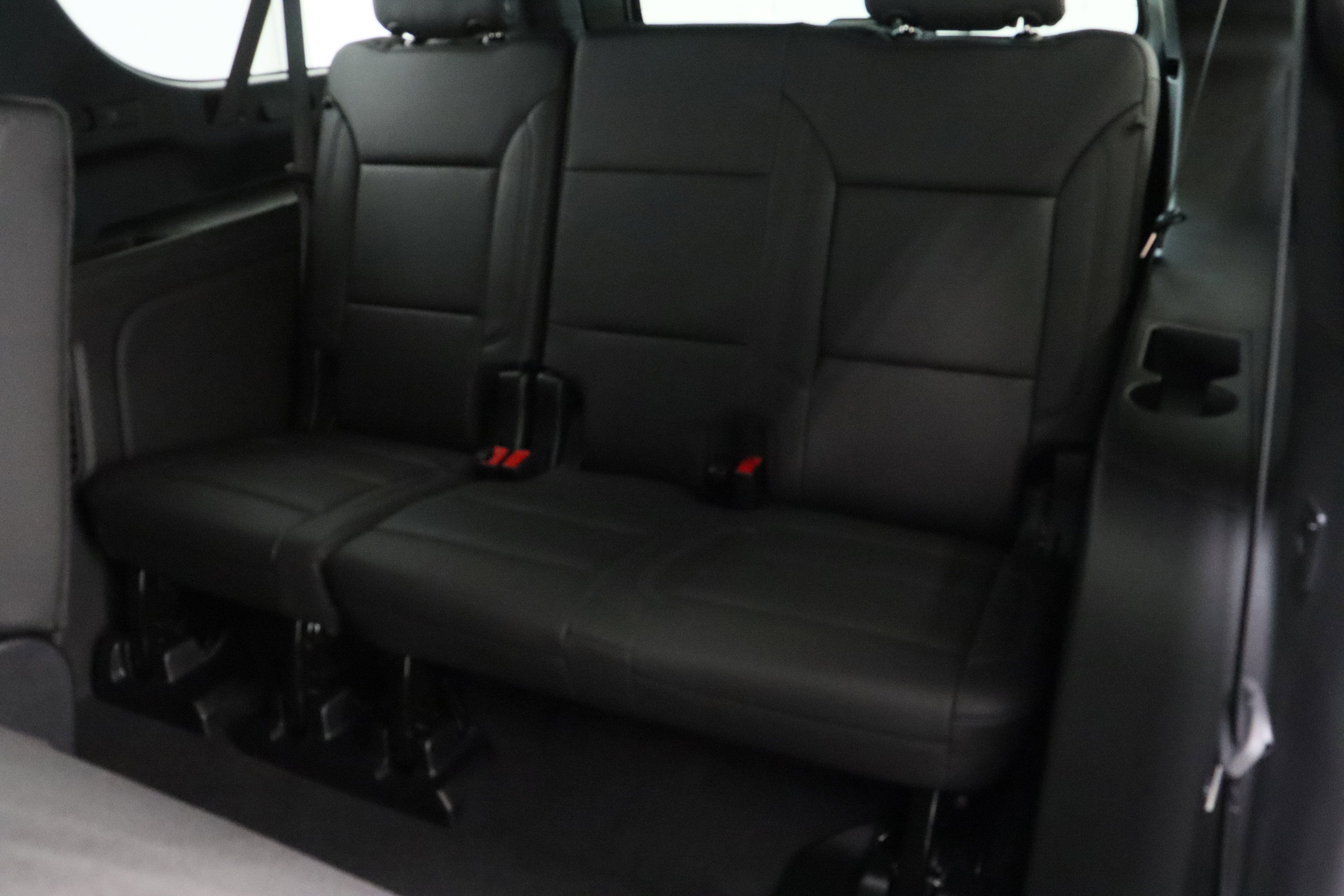Used 2025 Chevrolet Suburban LT w/ Comfort Package RWD image 35