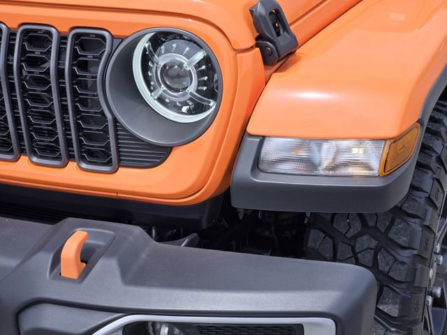 Used 2025 Jeep Gladiator Sport AWD/4WD image 8