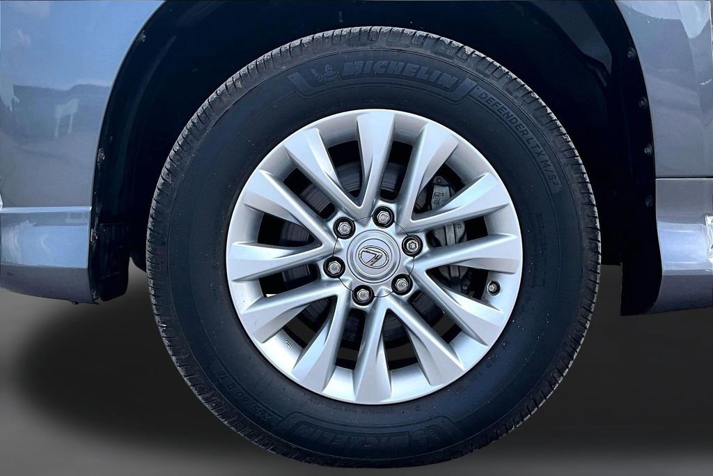 Used 2019 Lexus GX 460 Premium w/ Premium Package image 32